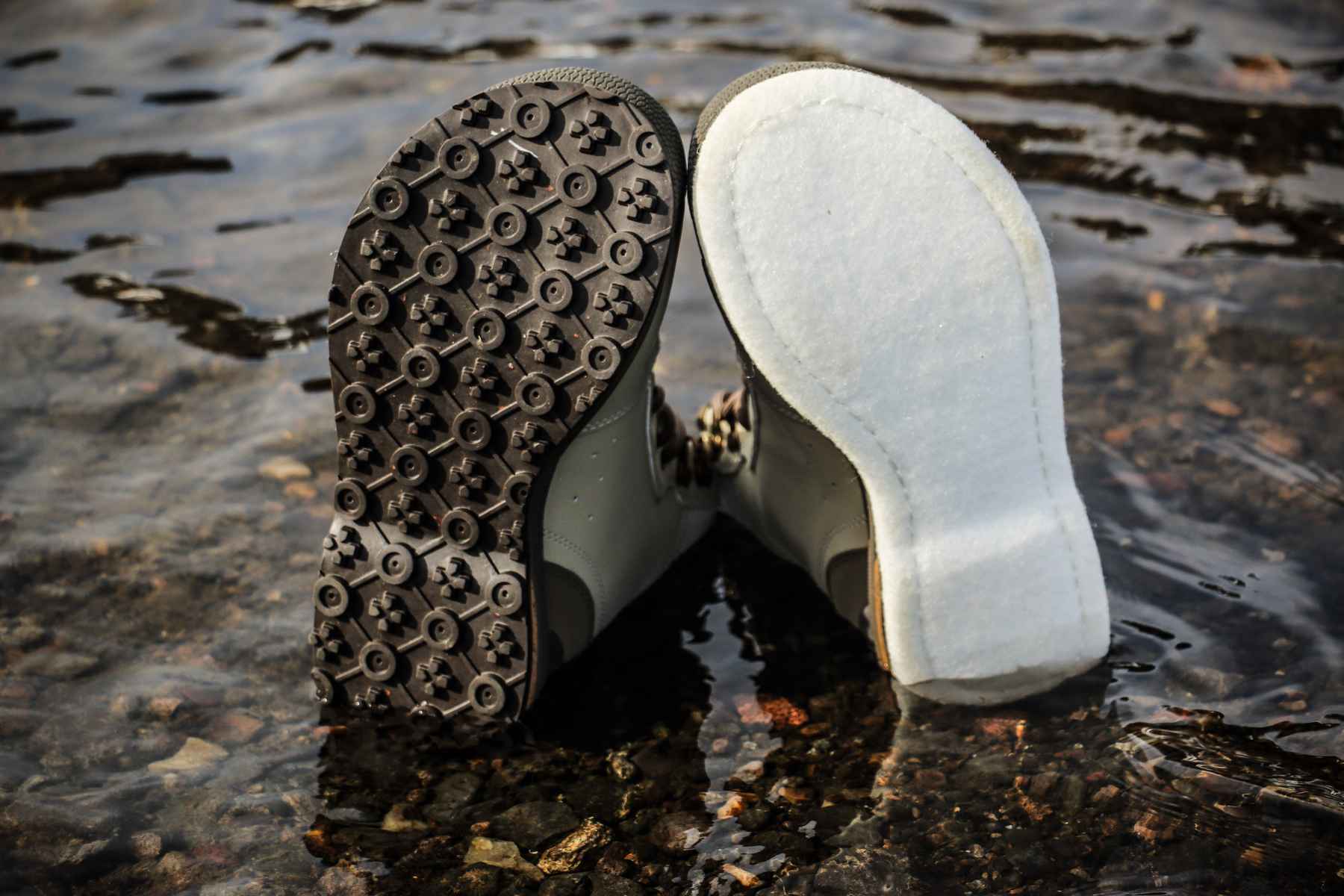 felt bottom wading shoes