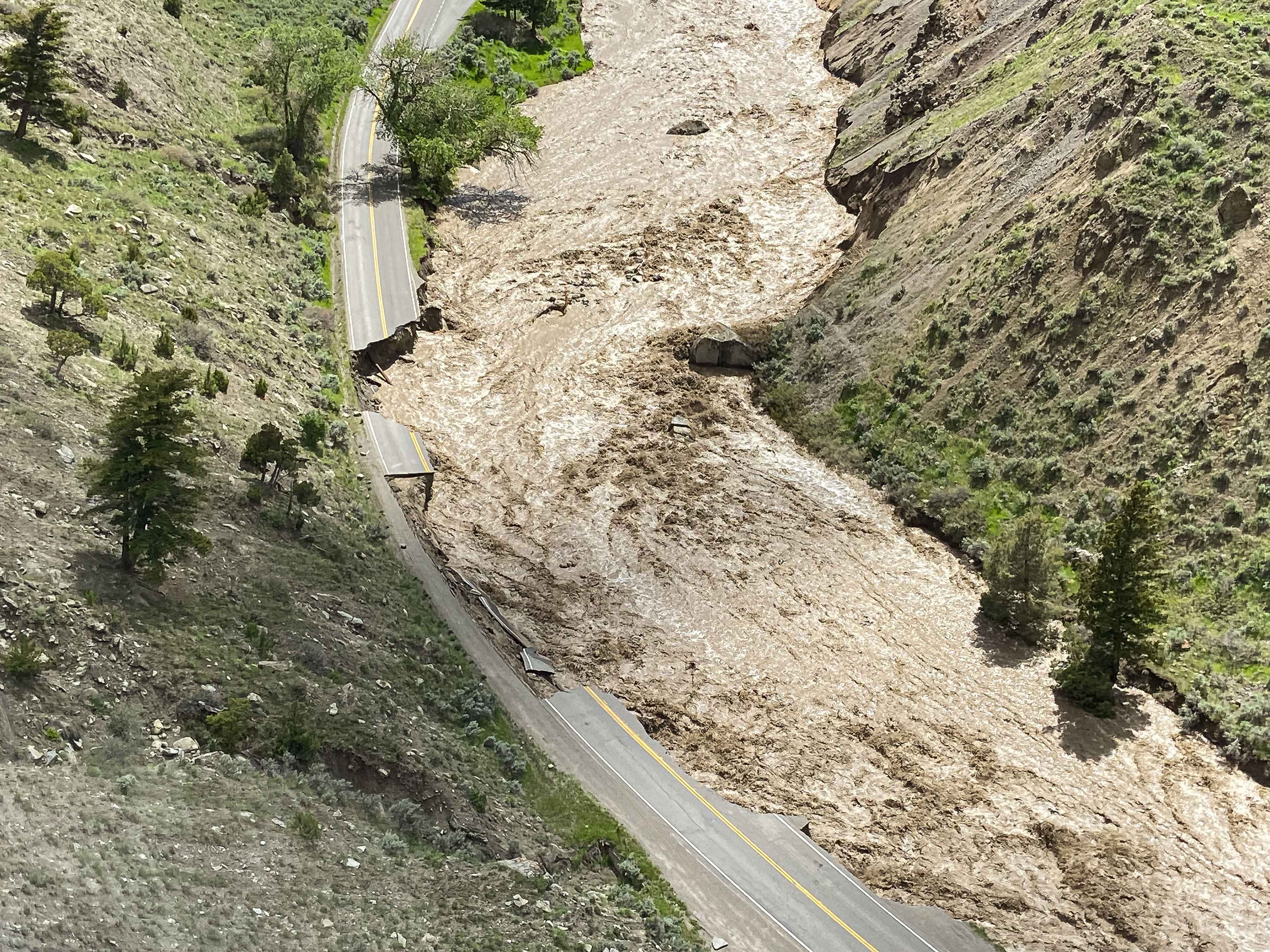 Yellowstone flood event 2022: North Entrance Road, Gardiner to Mammoth