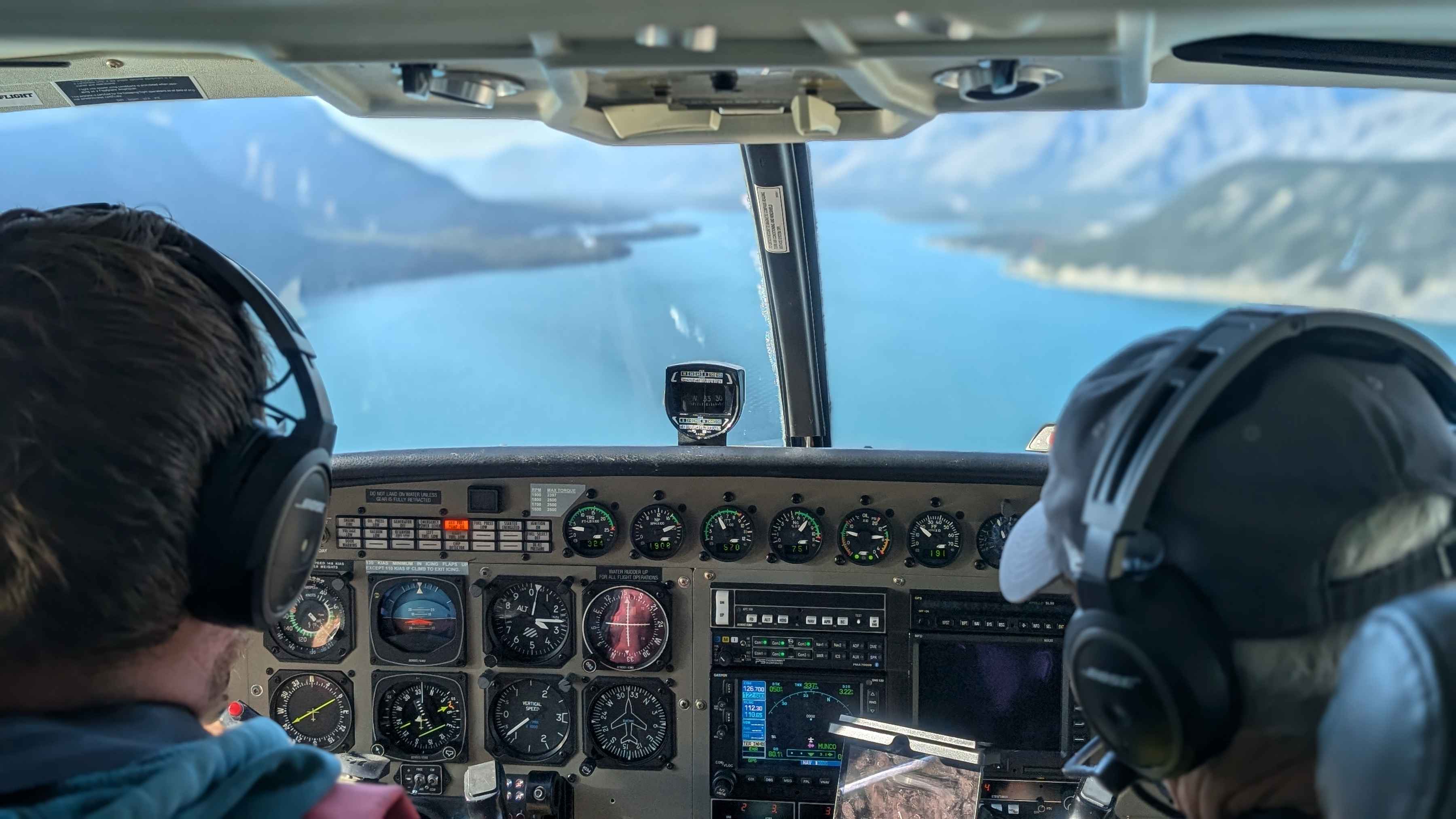 muncho lake float plane