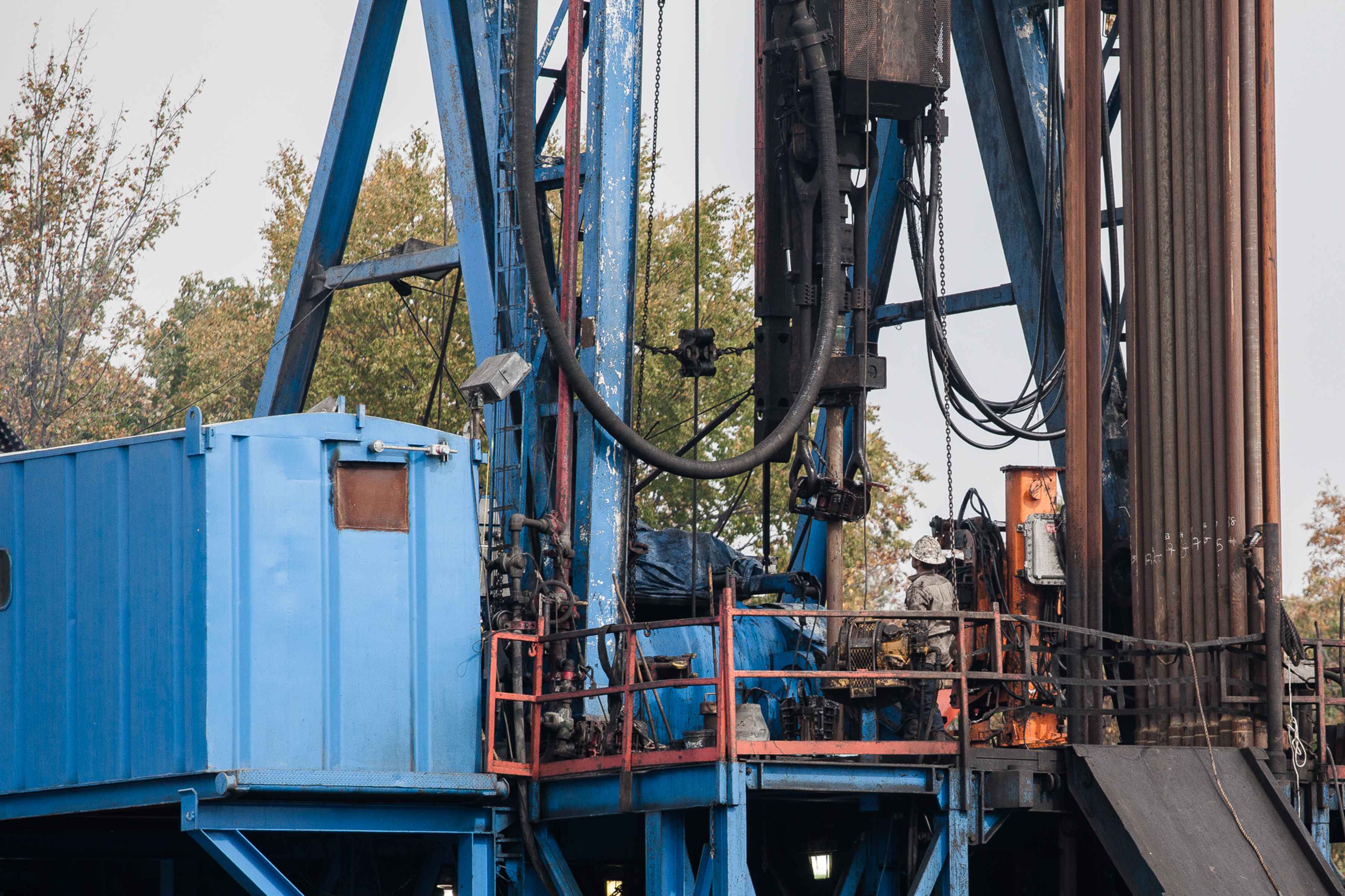 fracking drilling rig