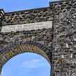 roosevelt arch yellowstone national park